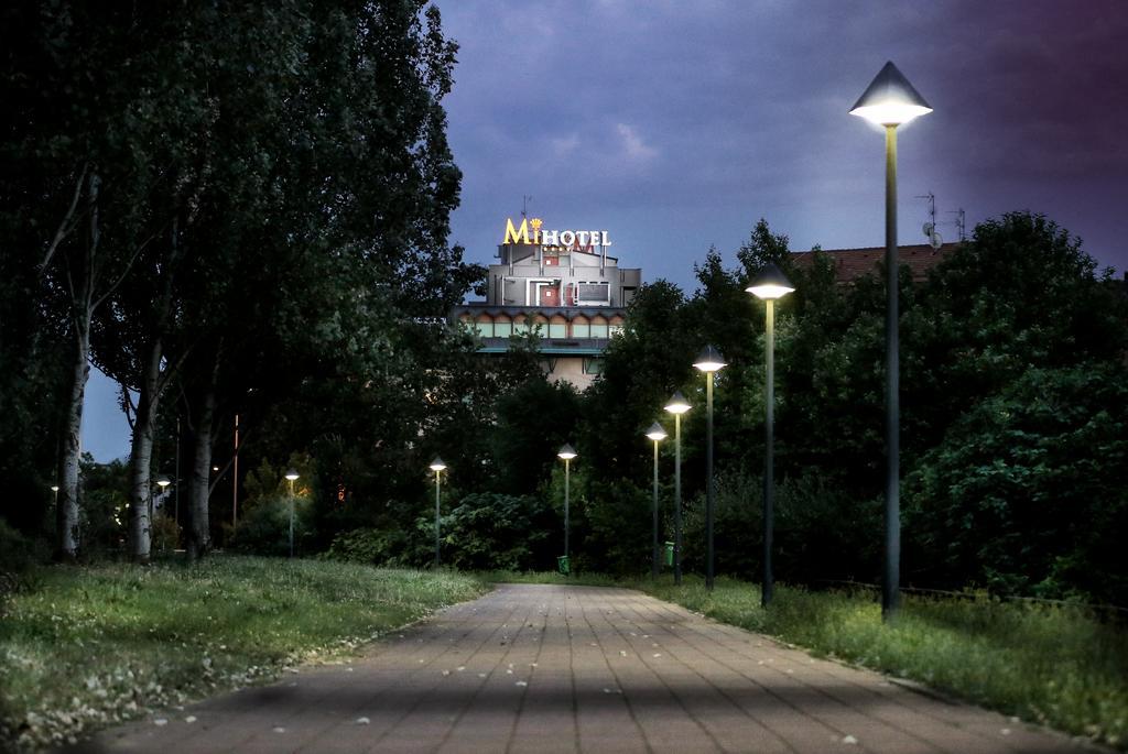 Mihotel Milánó Kültér fotó