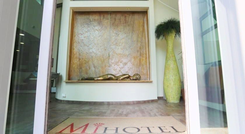 Mihotel Milánó Kültér fotó